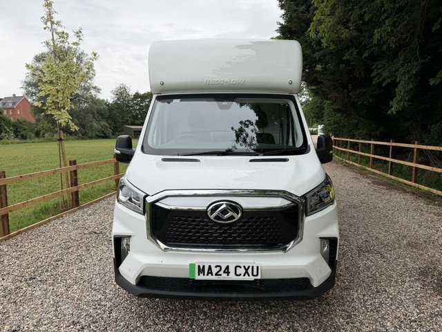 Maxus eDeliver 9 Low Loader Luton Cab White #2