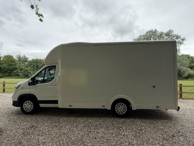 Maxus eDeliver 9 Low Loader Luton Cab White #3