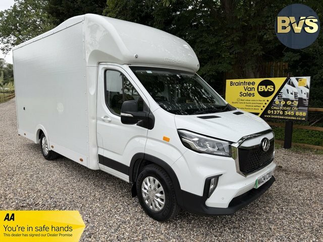 Maxus eDeliver 9 Low Loader Luton Cab White