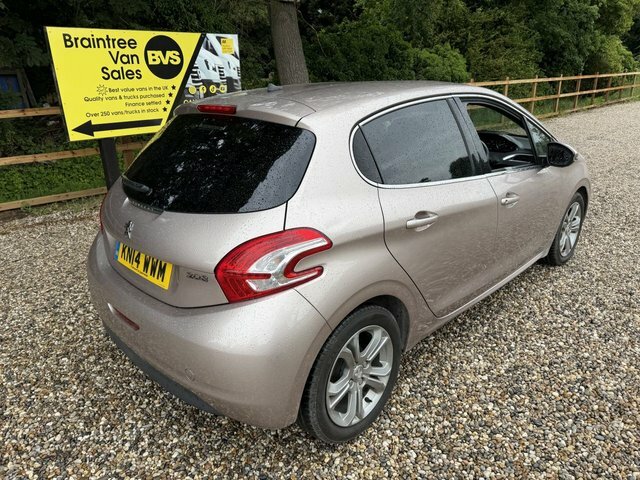 Peugeot 208 Hdi Allure Hatchback Pink #3