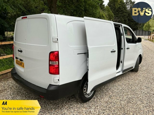 Vauxhall Vivaro Turbo D 2900 Prime White #5