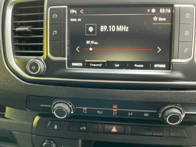 Vauxhall Vivaro Turbo D 2900 Prime White #4