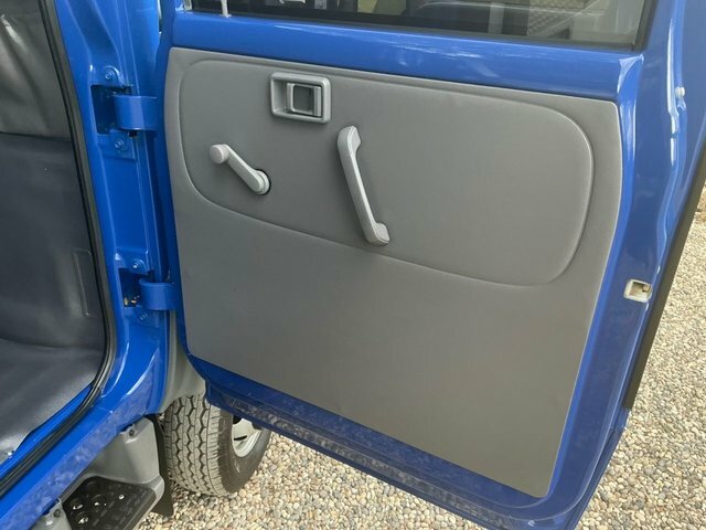 Nissan NT400 120 Bhp 5 Speed Blue #16