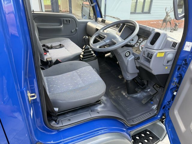 Nissan NT400 120 Bhp 5 Speed Blue #49