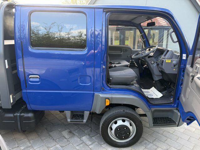Nissan NT400 120 Bhp 5 Speed Blue #50