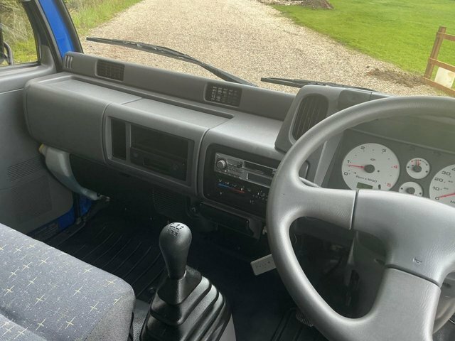 Nissan NT400 120 Bhp 5 Speed Blue #40