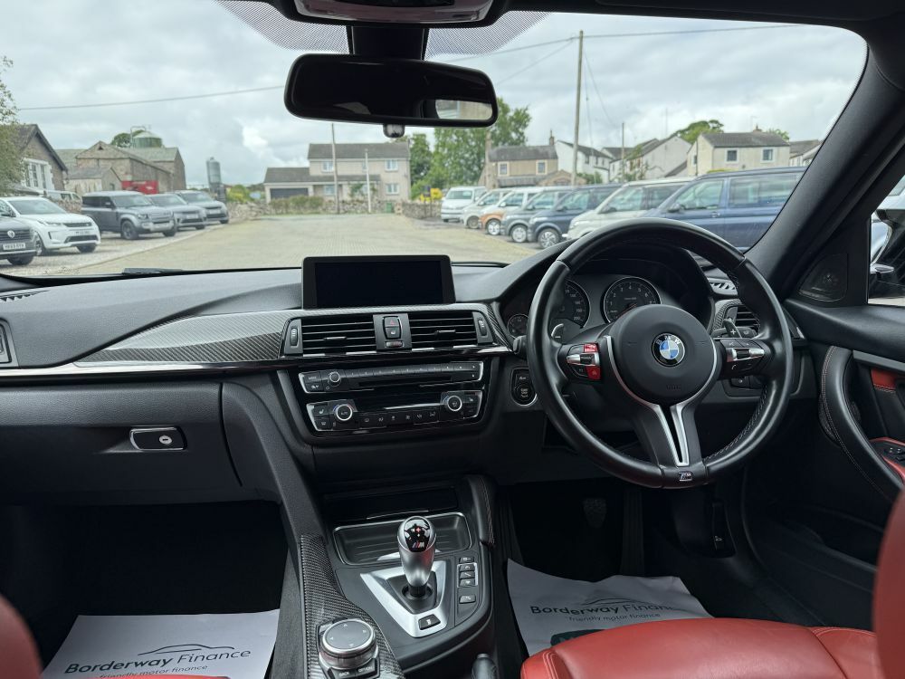 BMW M3 4dr White #9