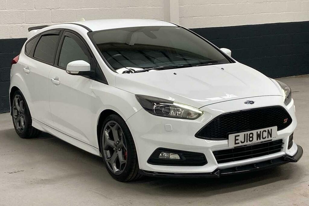 Ford Focus 2.0T Ecoboost St-3 Euro 6 Ss White