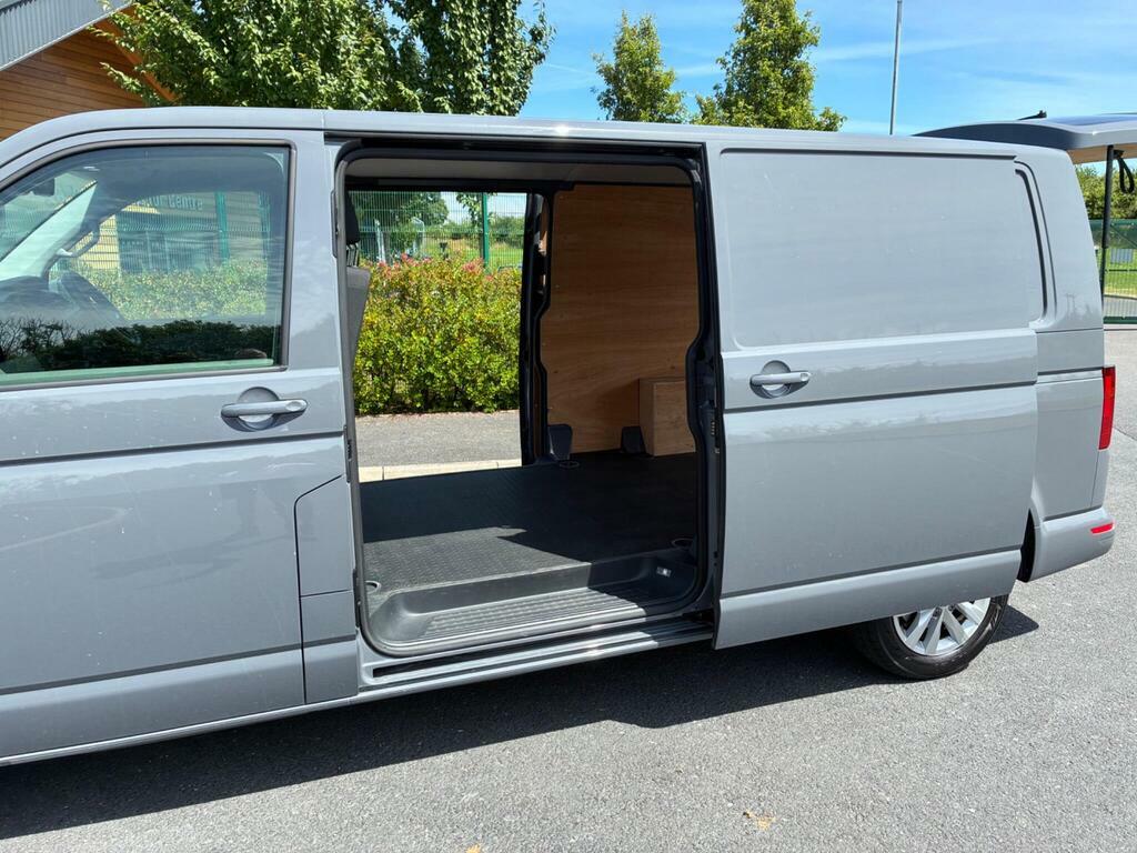 Volkswagen Transporter 2L Se Beige #7