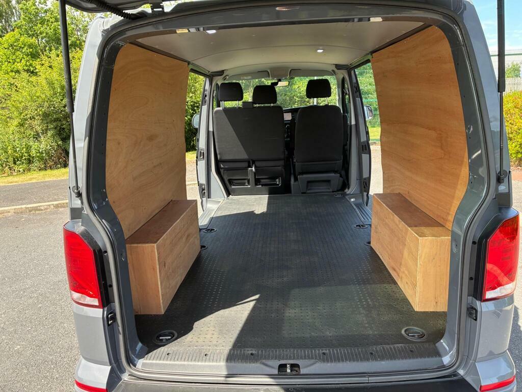 Volkswagen Transporter 2L Se Beige #9