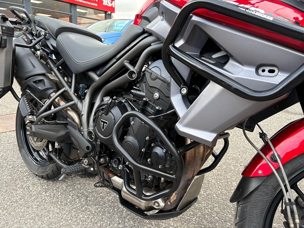 Triumph  Bonneville T100 White #1
