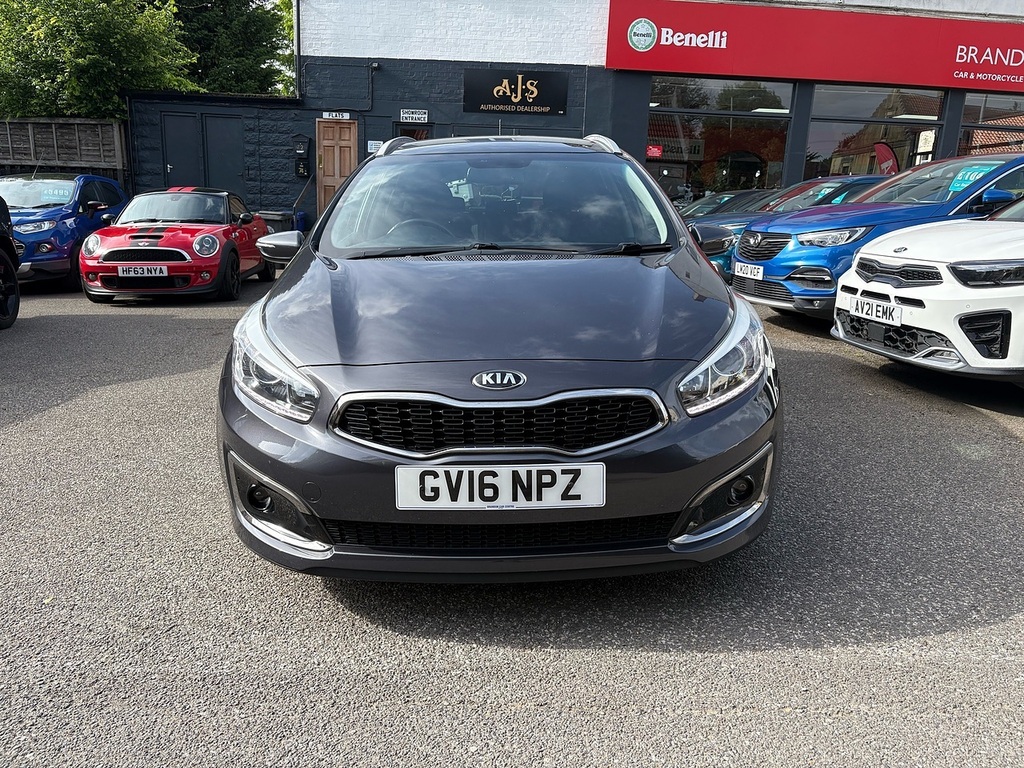 Kia Ceed Crdi 3 Silver #2