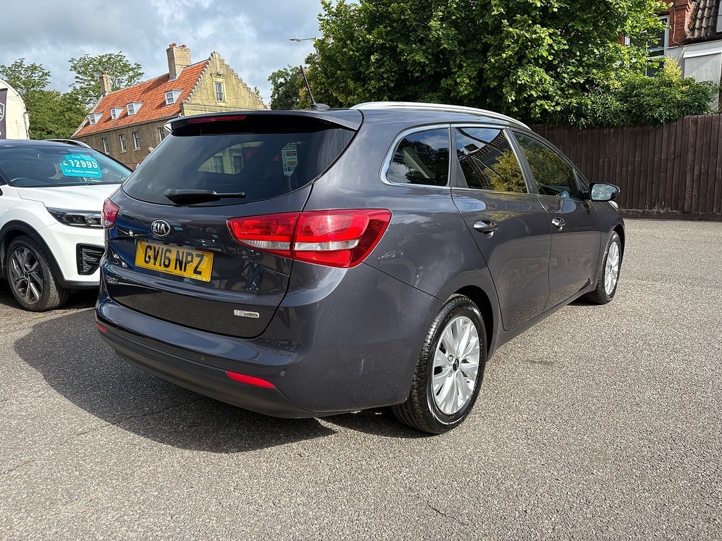 Kia Ceed Crdi 3 Silver #6