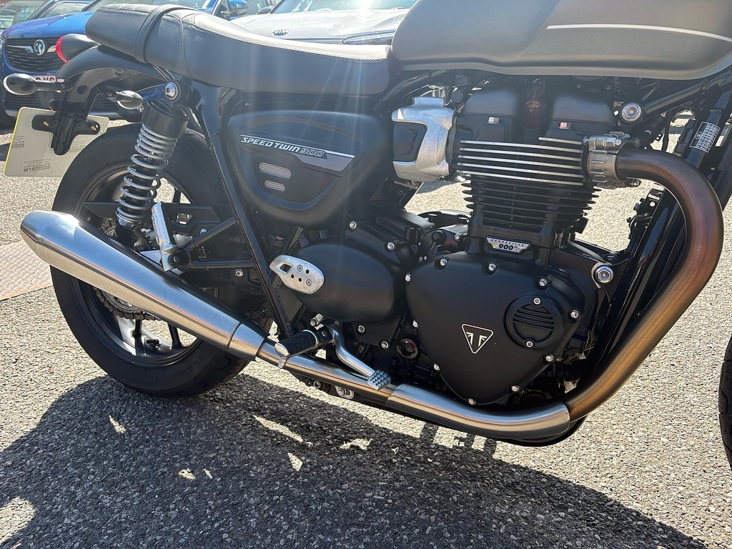 Triumph Bonneville T120 Green #2