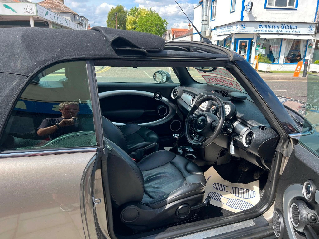 Mini Convertible 1.6 Cooper D Convertible Silver #6