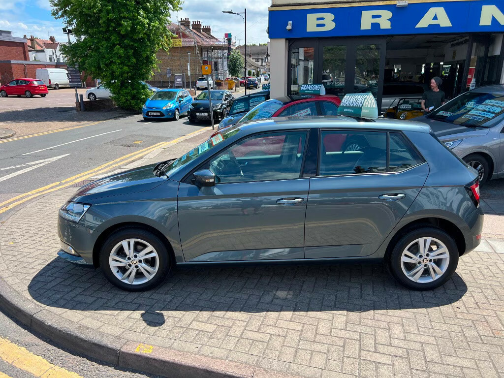 Skoda Fabia 1.0 Tsi Se Hatchback Grey #4
