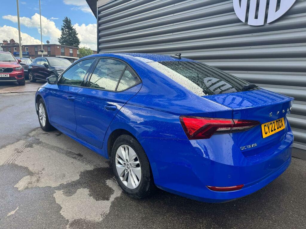 Skoda Octavia 1.0 Tsi Se Technology Euro 6 Ss CY22DDX Blue #5