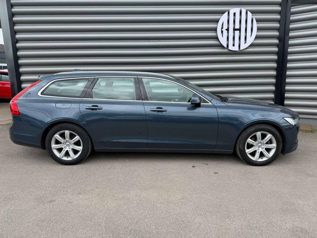Volvo V90 Momentum Blue #2