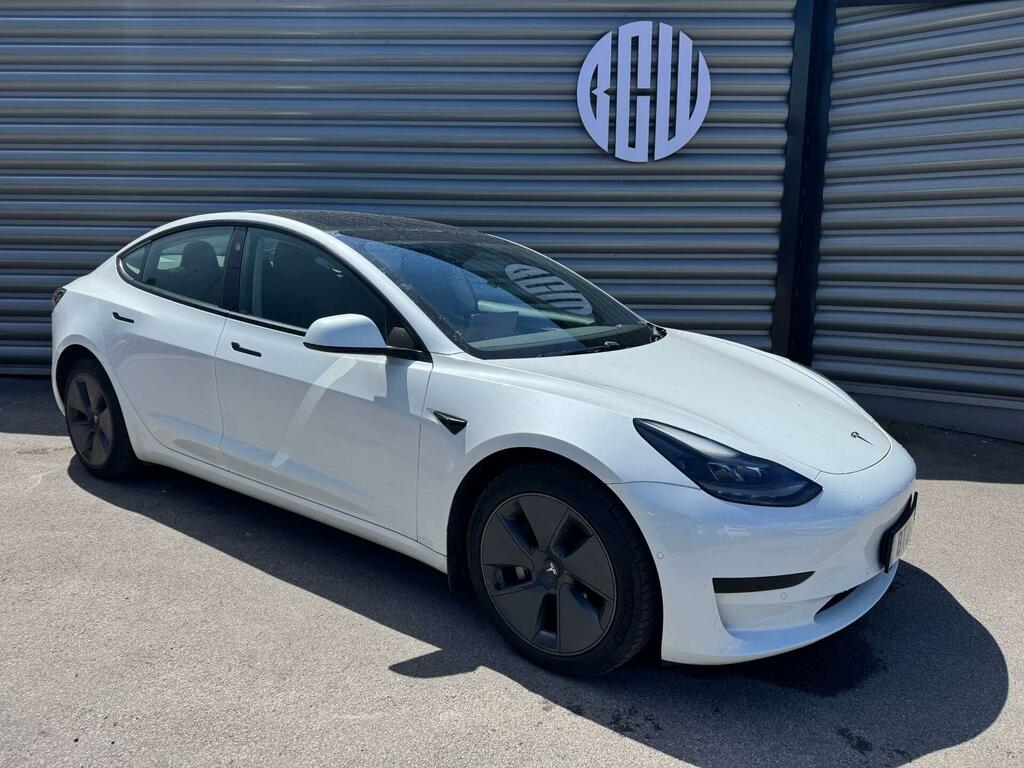 Tesla Model 3 Standard Range Plus White
