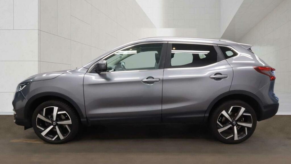 Nissan Qashqai Hatchback Black #12