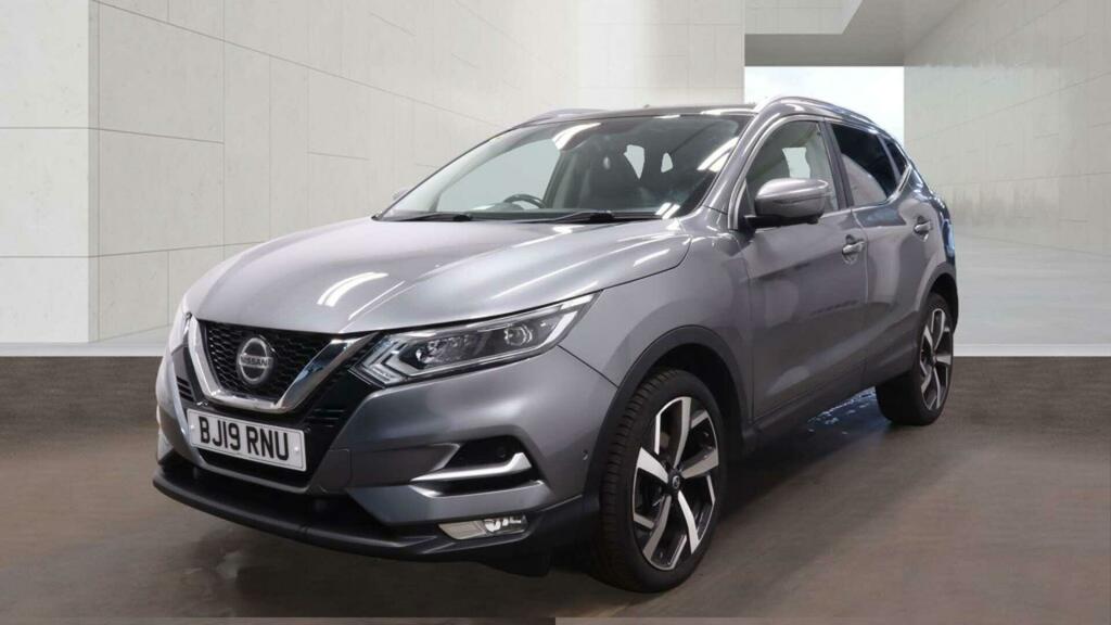 Nissan Qashqai Hatchback Black #8
