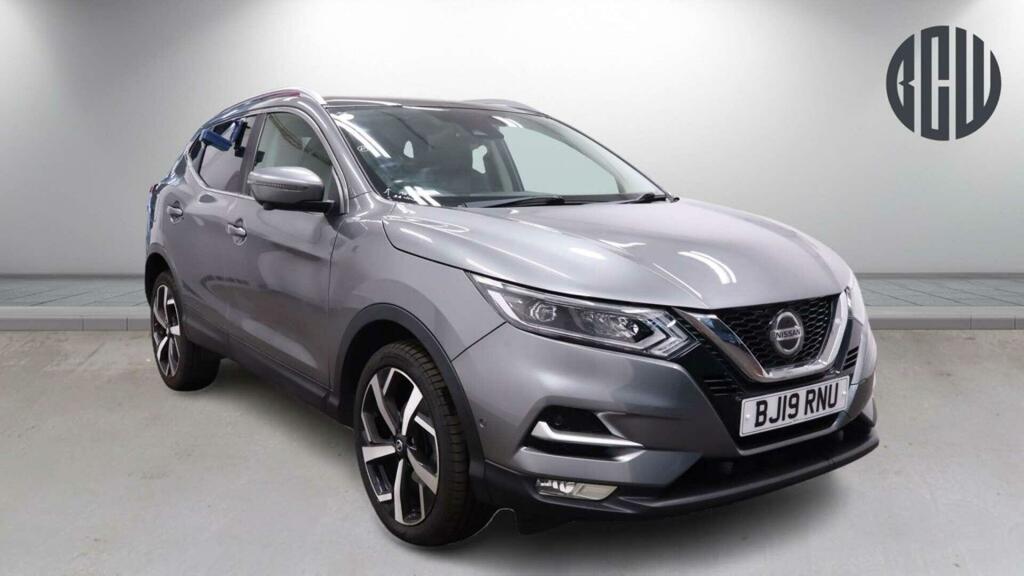 Nissan Qashqai Hatchback Black #1