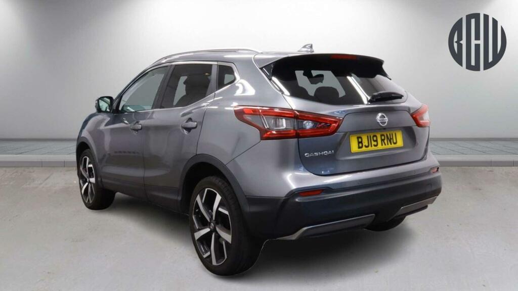 Nissan Qashqai Hatchback Black #3