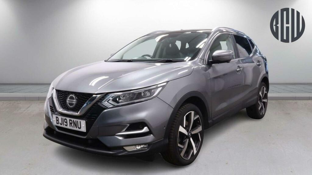 Nissan Qashqai Hatchback Black #2