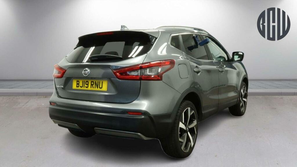 Nissan Qashqai Hatchback Black #4