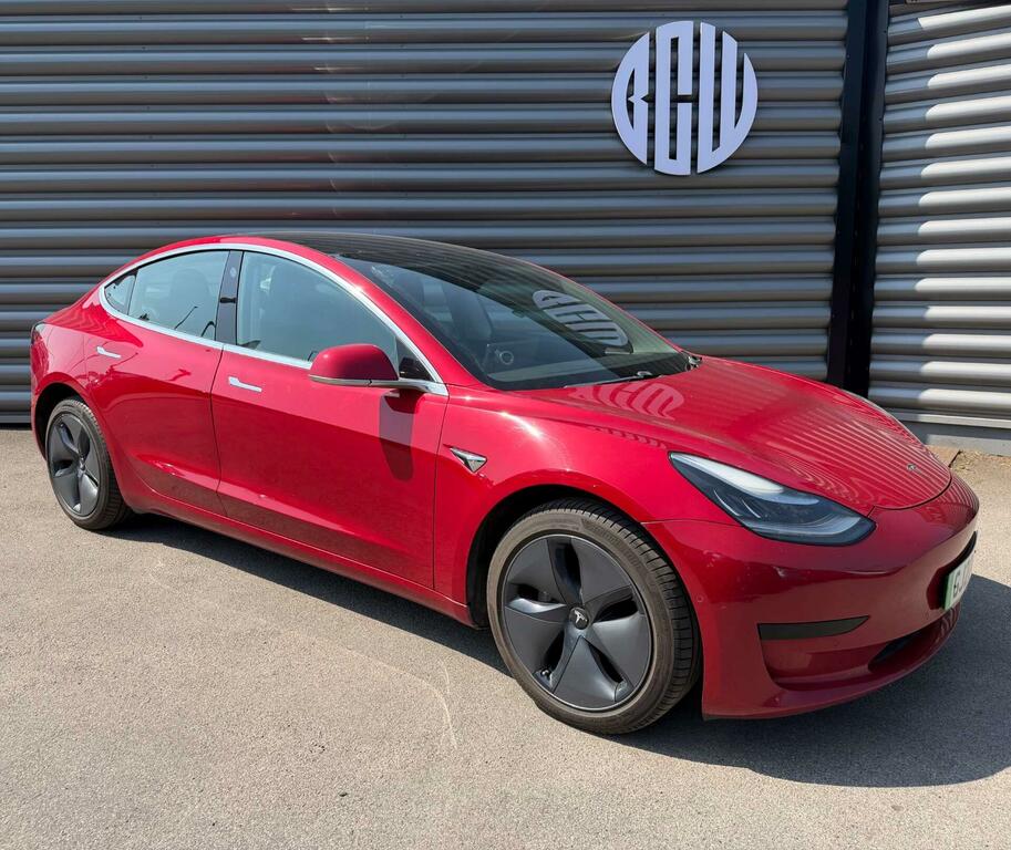 Tesla Model 3 Standard Range Plus Red