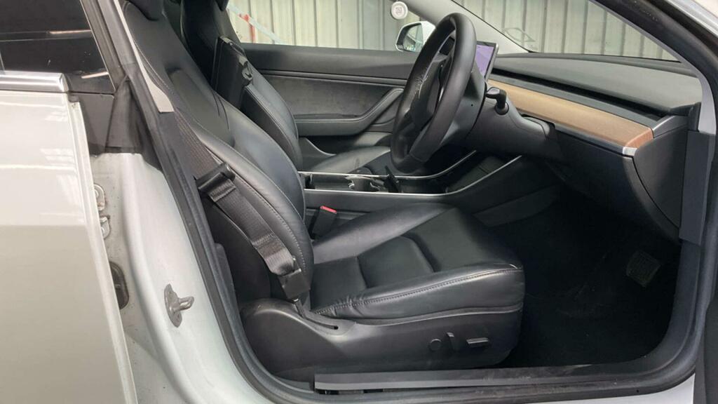 Tesla Model 3 Standard Range Plus Saloon 241 White #10