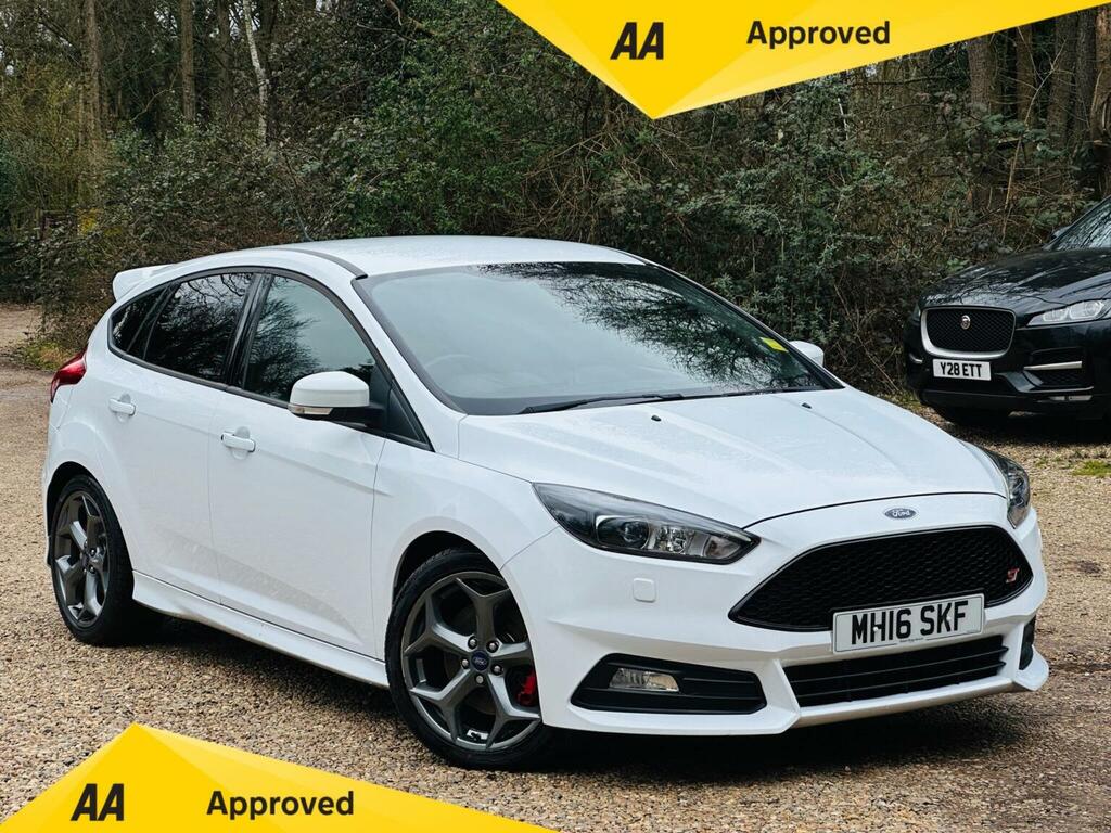Ford Focus Hatchback 2.0T Ecoboost St-3 Euro 6 Ss 201 White