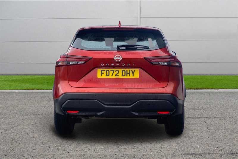 Nissan Qashqai 1.3 Dig-t Mh Acenta Premium FD72DHY Red #3