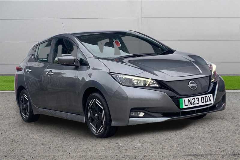 Nissan Leaf 110Kw Acenta 39Kwh Black