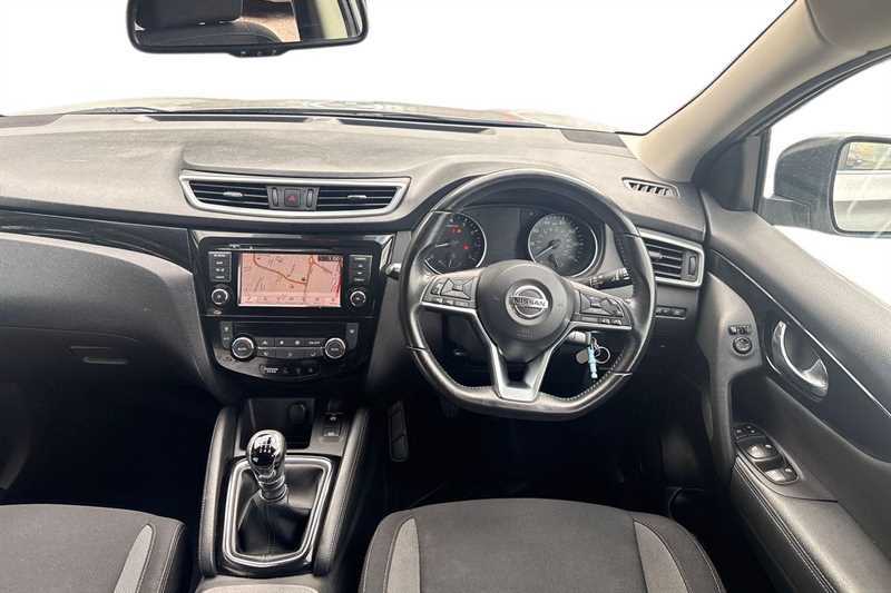 Nissan Qashqai 1.3 Dig-t Acenta Premium MF69DXD Silver #4