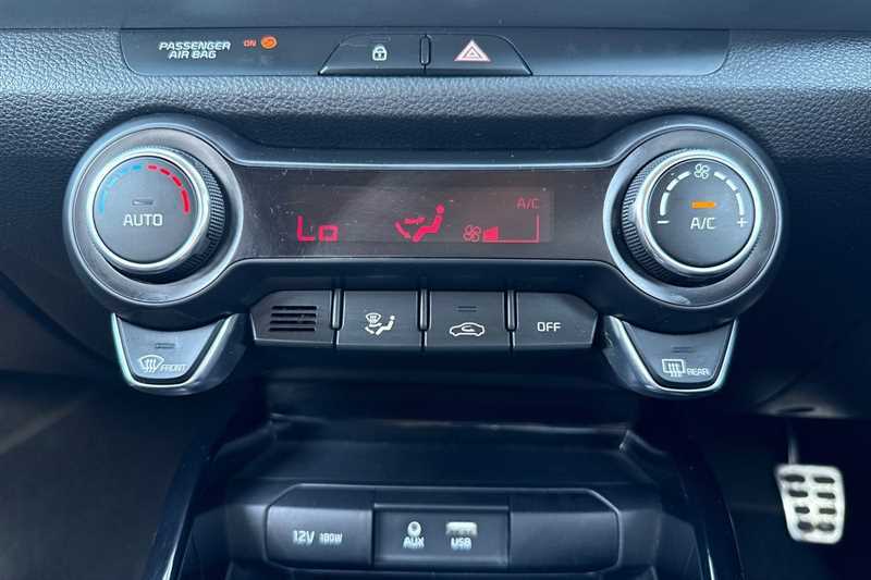 Kia Stonic 1.6 Crdi First Edition Red #6