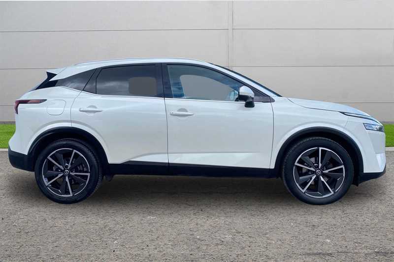 Nissan Qashqai 1.3 Dig-t Mh 158 Tekna Xtronic LF22OSG White #3