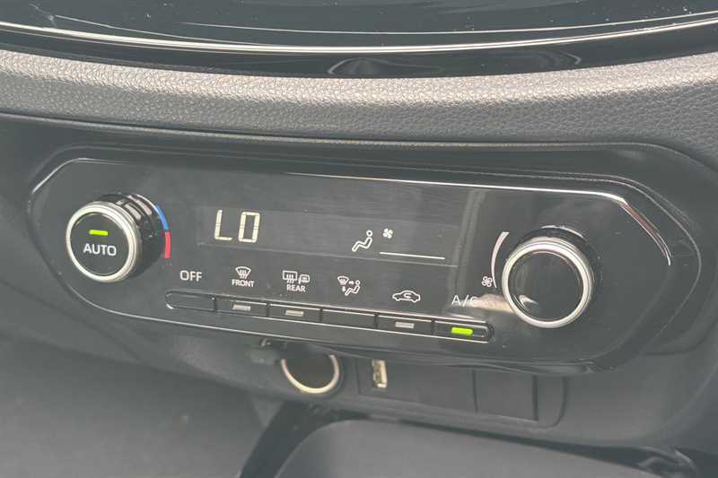 Toyota Aygo X 1.0 Vvt-i Edge MD23XPO White #4