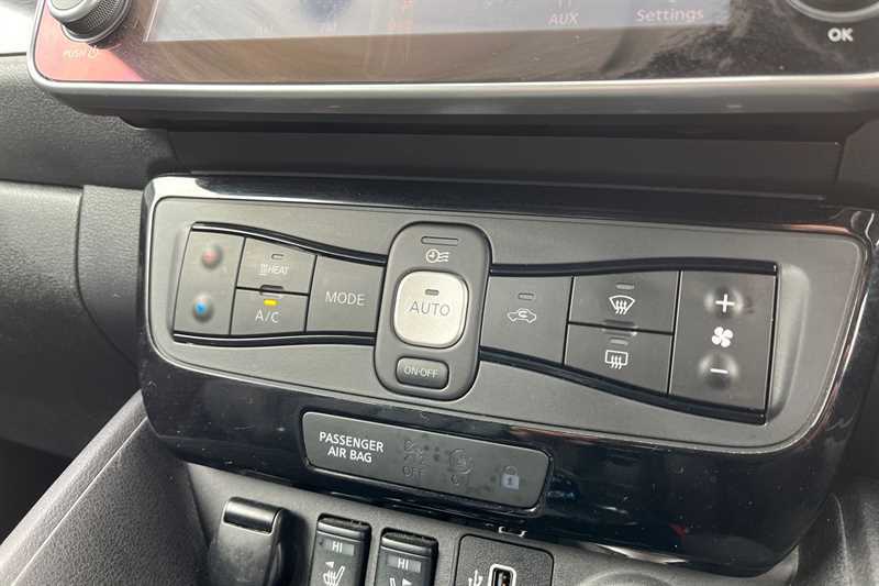 Nissan Leaf 110Kw Tekna 40Kwh Silver