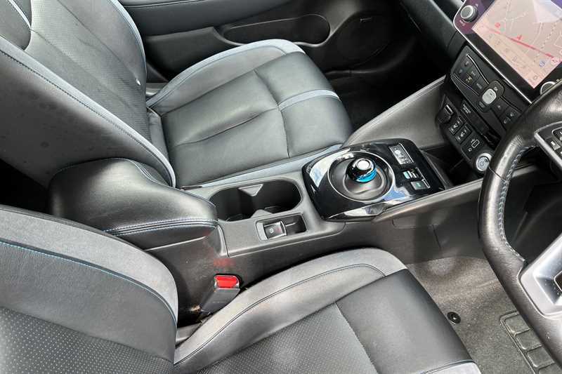 Nissan Leaf 110Kw Tekna 40Kwh MT70GJJ Silver #6