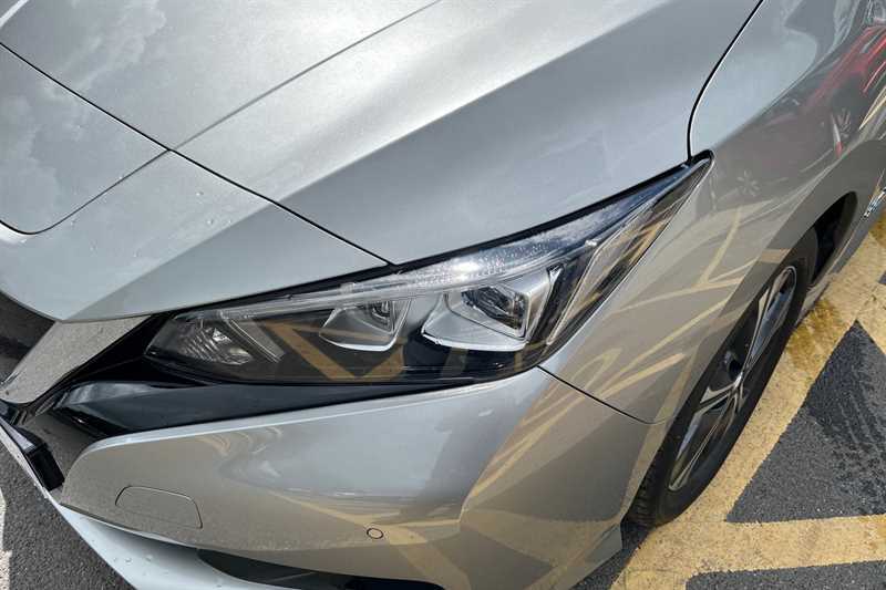 Nissan Leaf 110Kw Tekna 40Kwh MT70GJJ Silver #2