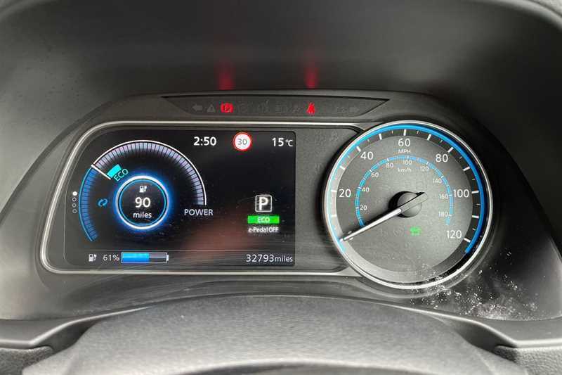 Nissan Leaf 110Kw Tekna 40Kwh MT70GJJ Silver #3