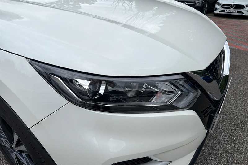 Nissan Qashqai 1.3 Dig-t N-connecta MA69YXE White #3