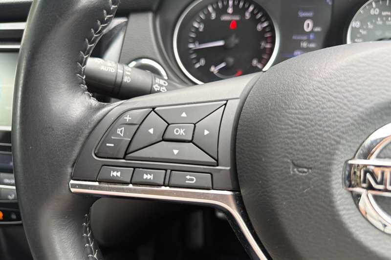 Nissan Qashqai 1.3 Dig-t N-connecta MA69YXE White #6