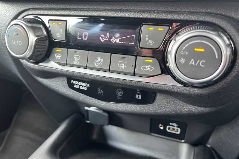 Nissan Juke 1.6 Hybrid Tekna White