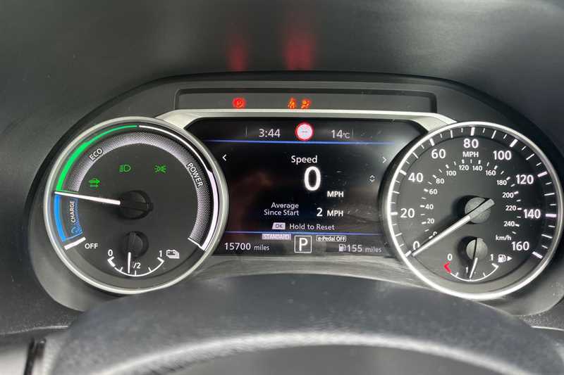 Nissan Juke 1.6 Hybrid Tekna MM23WBO White #3