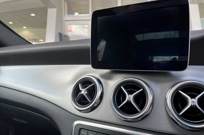 Mercedes-Benz GLA Class Gla 220D 4Matic Amg Line Prem Plus KP17ZDH Blue #5