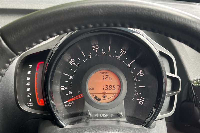 Peugeot 108 1.0 72 Collection ML70XHS Red #5
