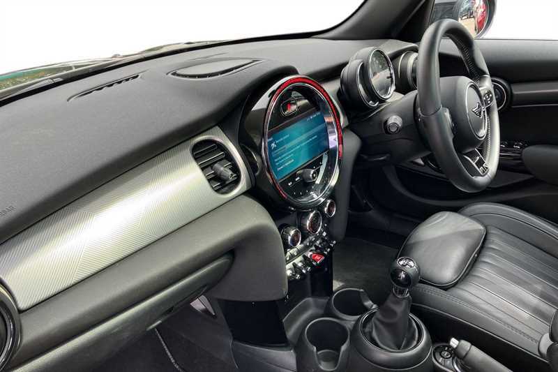 Mini Hatch 1.5 Cooper Exclusive Black #2