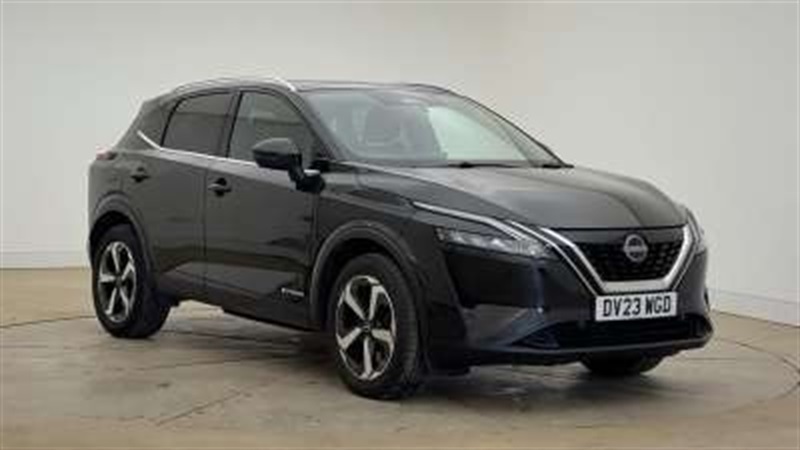 Nissan Qashqai 1.5 E-power N-connecta Glass Roof Black